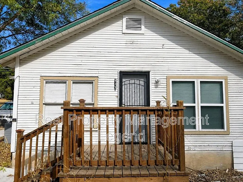 933 Gillham Rd #933B