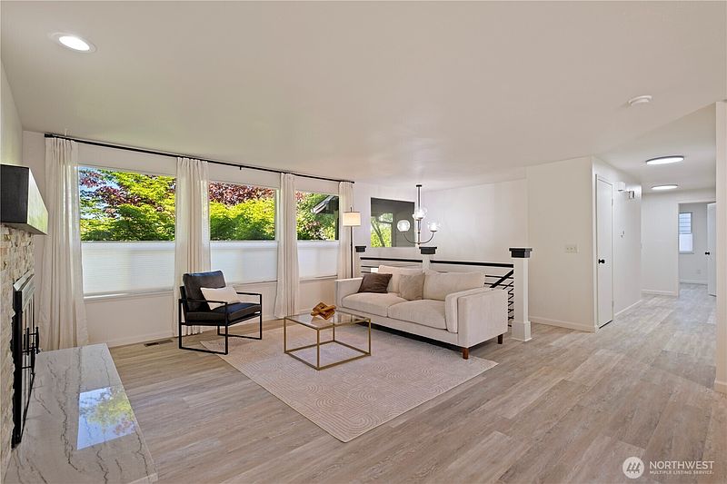 4th image of 17534 161st Avenue SE