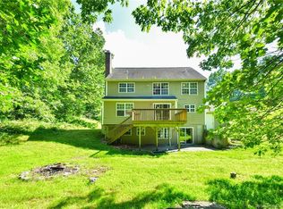 35 Pocono Rd, Newtown, CT 06470