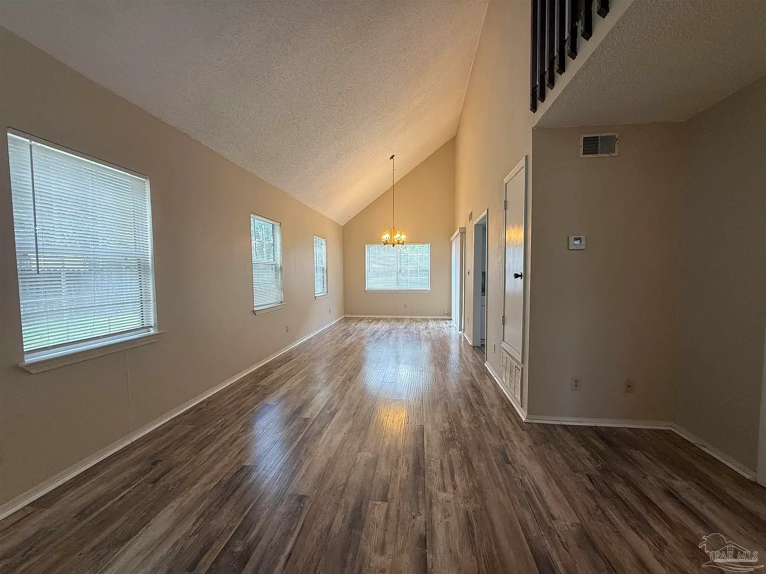 3 bed, 1326 sqft, $1,650 — Photo 3