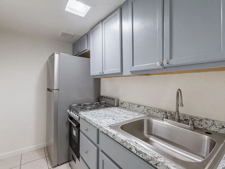 3222 W Indian School Rd — Photo 80