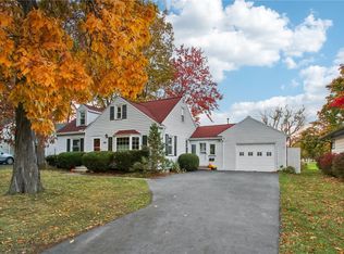 166 Shore Acres Dr, Rochester, NY 14612