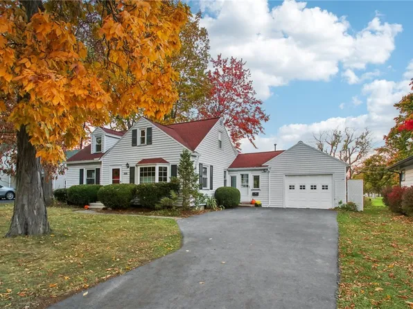 166 Shore Acres Dr, Rochester, NY 14612
