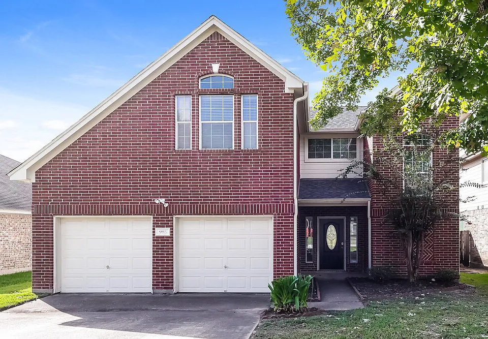 985 Oak Falls Dr