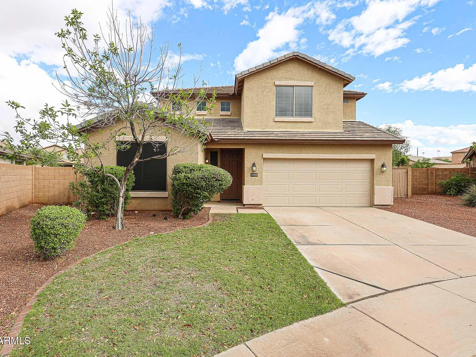 4 bed, 2.5 bath, 2513 sqft, $2,350 — Photo 3