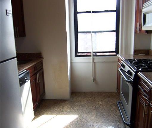 4th image of 175 W 72nd St APT 10F