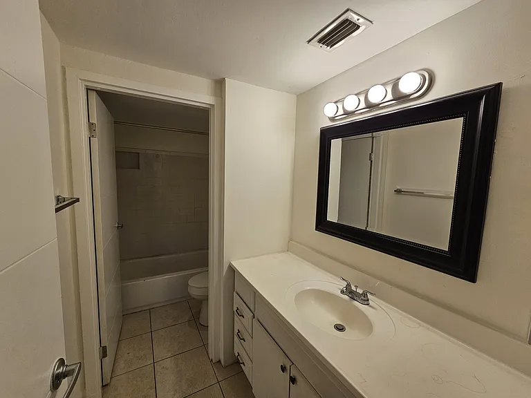 8441 Forest Hills Dr #302 — Photo 7