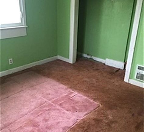 5th image of 320 33rd Street Dr SE