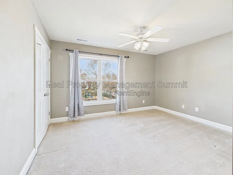 350 Marquette Ct — Photo 19