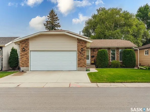 567 Delaronde Road, Saskatoon, SK S7J 4A7