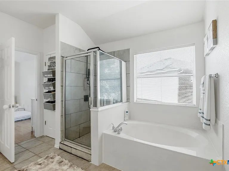 1410 Katie Lynch Dr — Photo 17