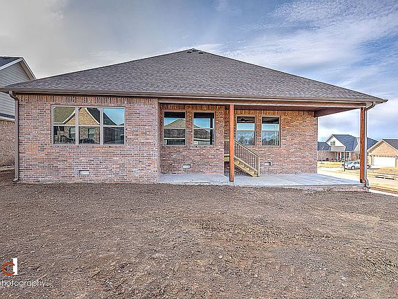 5th image of 2403 Hope Ln