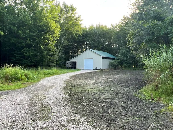 7153 New London Rd, Ashtabula, OH 44004