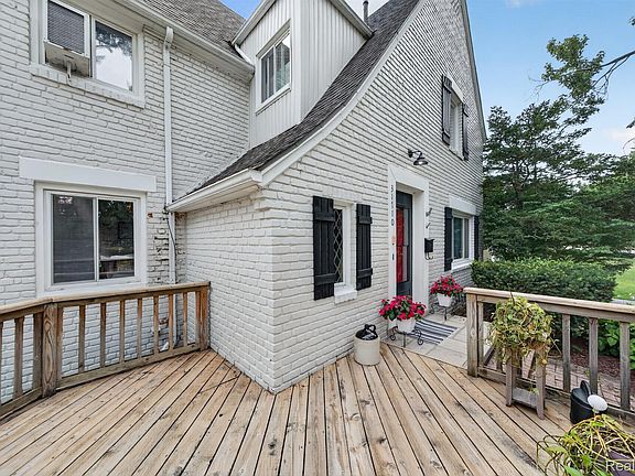 5th image of 31710 Glencoe Dr