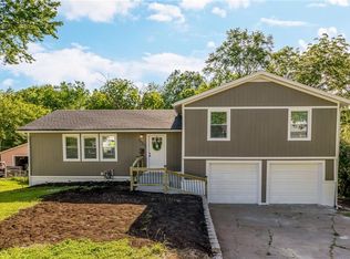 10312 Palmer Ave, Kansas City, MO 64134