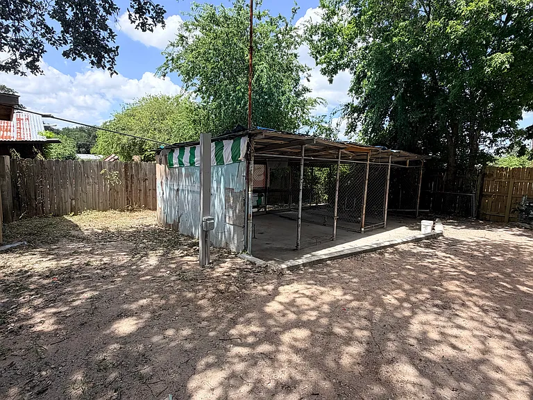 2102 Bois Darc Ln — Photo 24