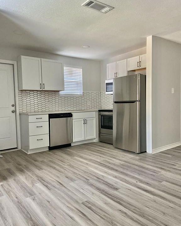 1st image of 221 Priddy Ln