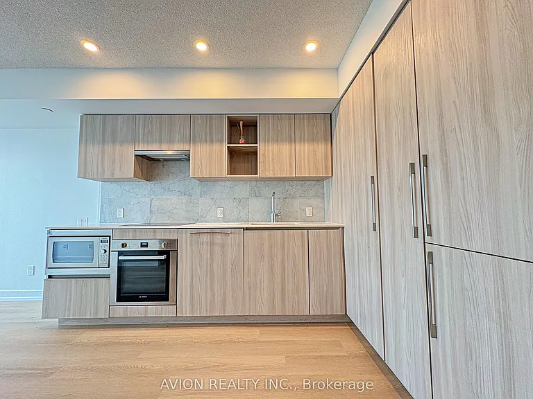 19 Bathurst St #1609 — Photo 5