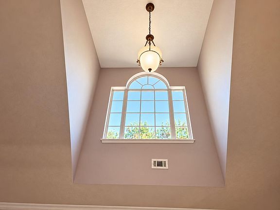 5th image of 14619 Gingham Rd S
