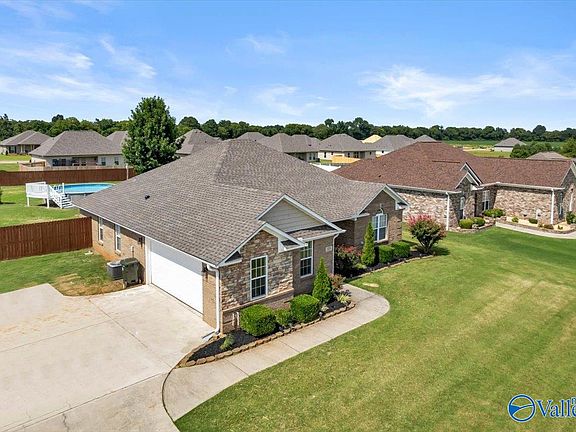 2nd image of 115 Evergreenview Dr