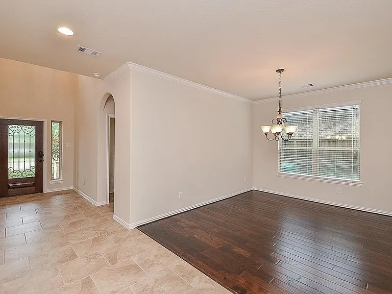 9411 Sparrow Creek Ct — Photo 4