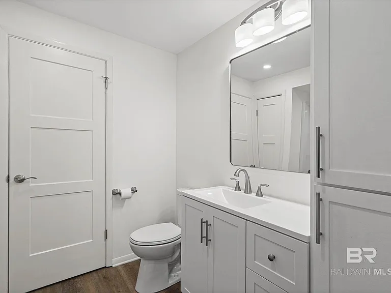 2024 Sea Cliff Dr N #2024 — Photo 14