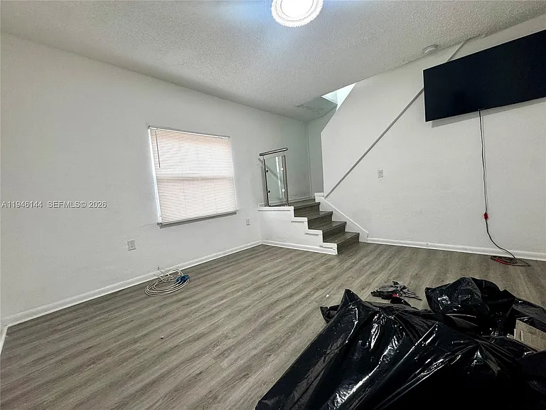 529 SW 3rd St #2 — Photo 8