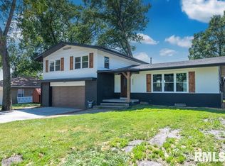 4023 Baker Ln, Peoria, IL 61607