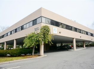 300 Forest Ave, Paramus, NJ 07652