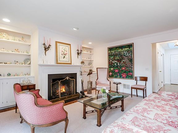 4th image of 58 Lakeview Ave #7