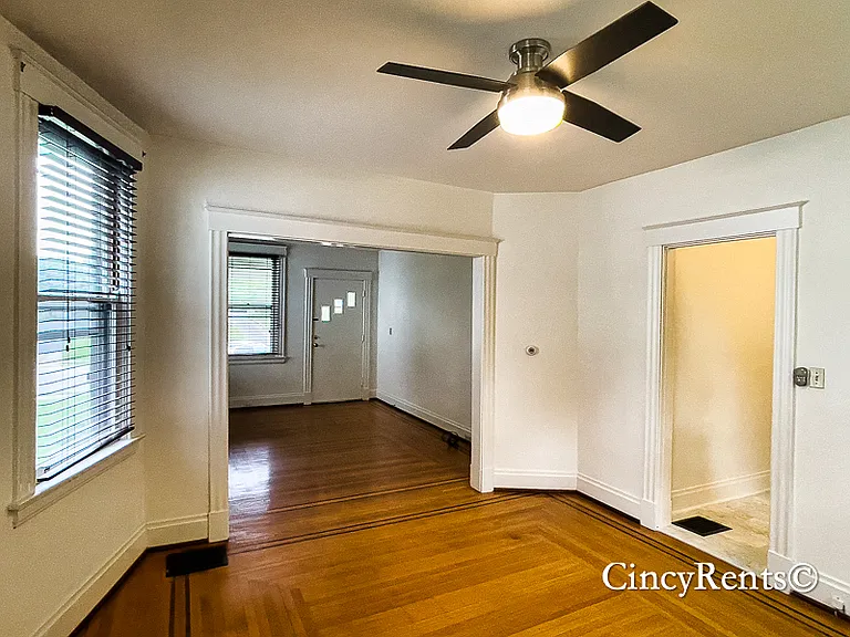 2800 Observatory Ave #1 — Photo 6