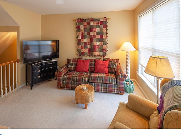 5th image of 349 Rockmeade Dr
