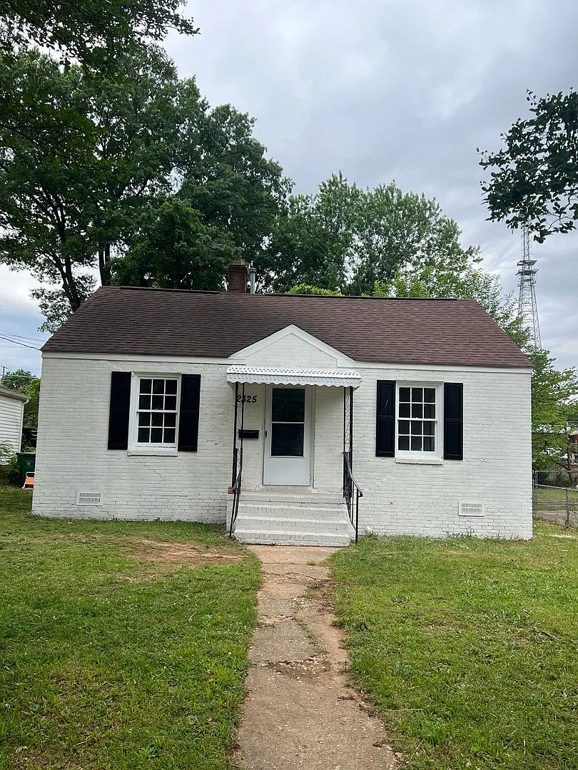 Cozy Two bedroom one bath House — Photo 1