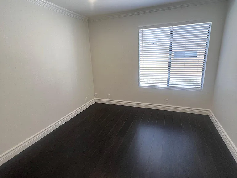 4307 Whitsett Ave #104 — Photo 29