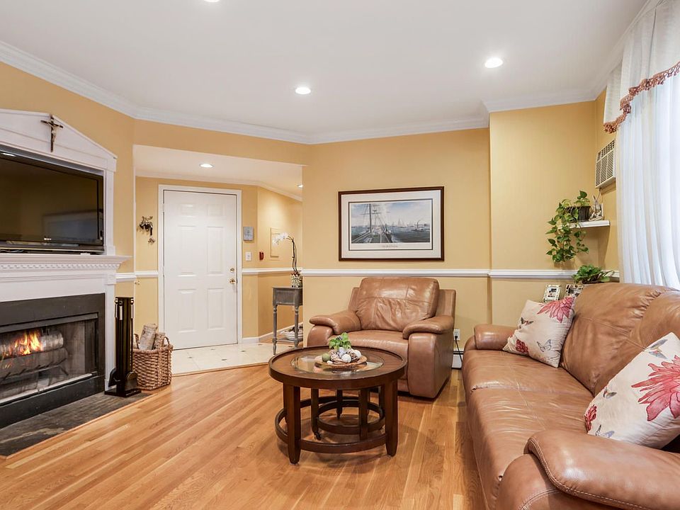 Riverhouse Condominiums 49 S Water St Greenwich CT Zillow