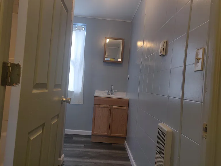 1112 Butler St #7 — Photo 6