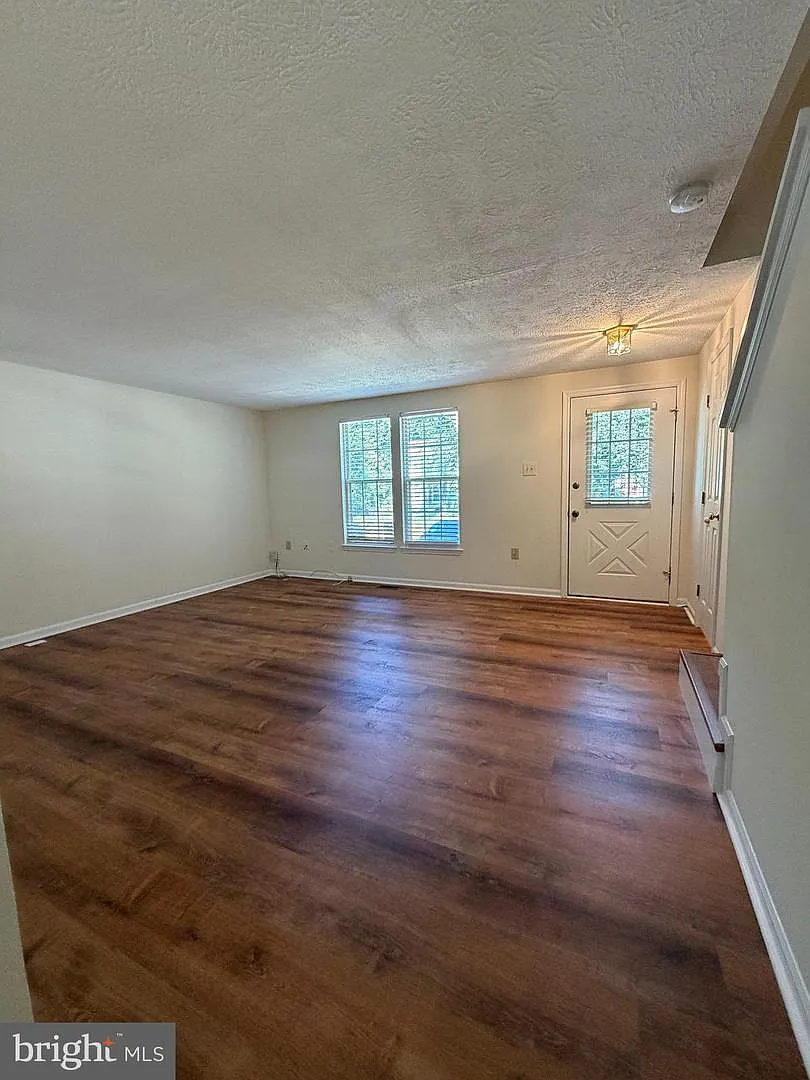 3 bed, 3.5 bath, 1540 sqft, $2,600 — Photo 3