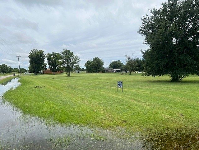 2nd image of 950 Harris St