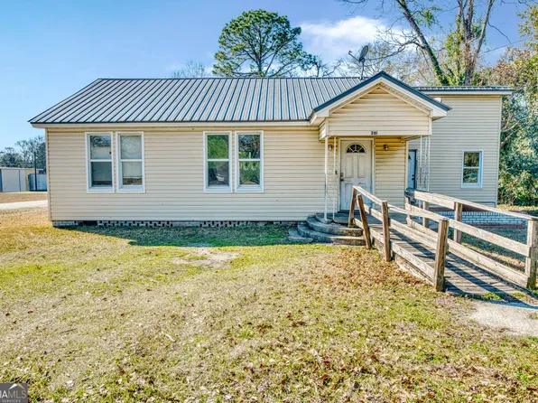 281 Peachtree St NE, Pelham, GA 31779