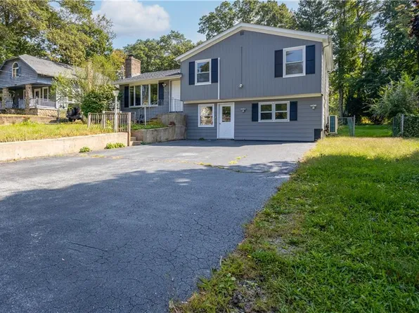 234 Howard Ave, Coventry, RI 02816