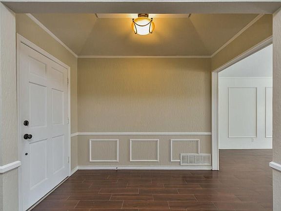 3rd image of 2709 Cladius Dr