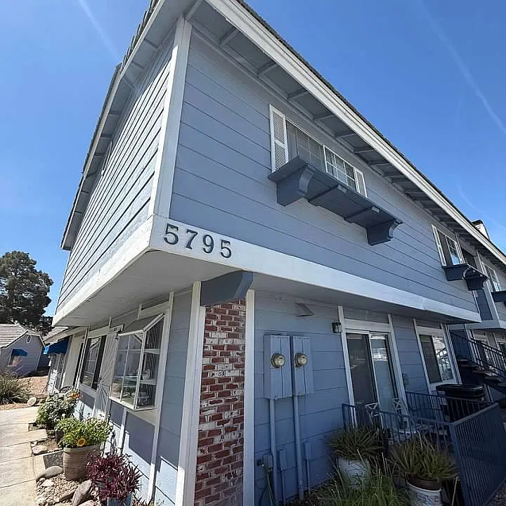 5795 Medallion Dr #202