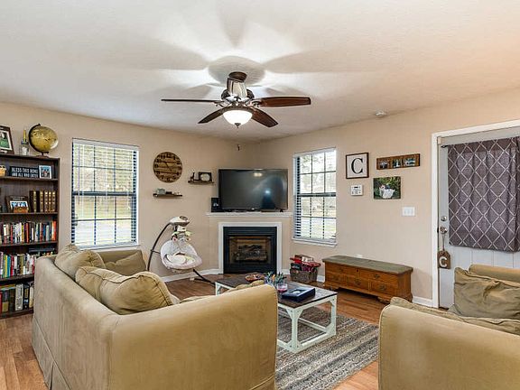 3rd image of 1759 Todd Dr