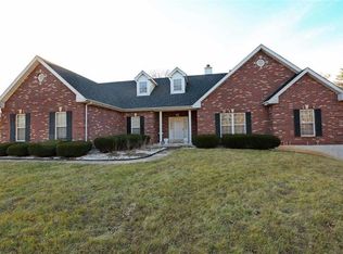 16725 Jamestown Forest Dr, Florissant, MO 63034