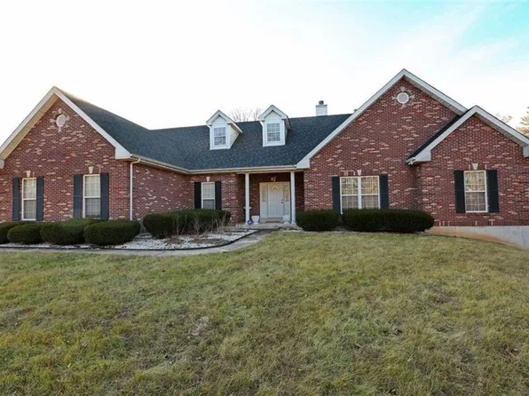 16725 Jamestown Forest Dr, Florissant, MO 63034