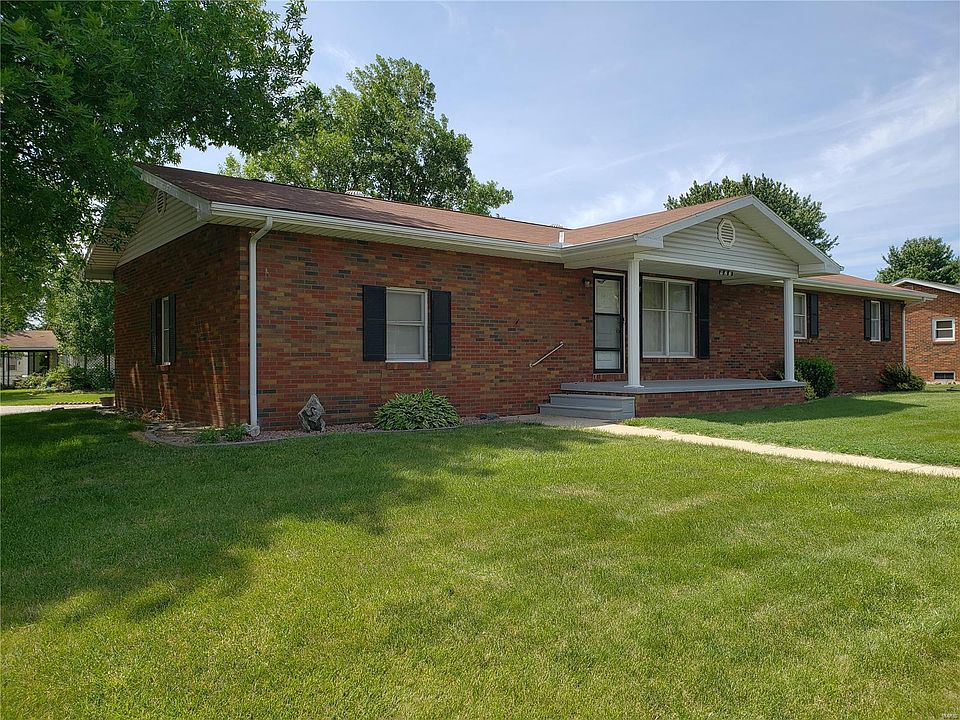 1st image of 923 S Edwardsville St