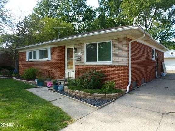 3rd image of 2867 Teasdale Dr