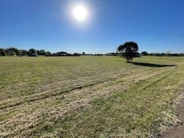 Bell Dr, Cleveland, MS 38732