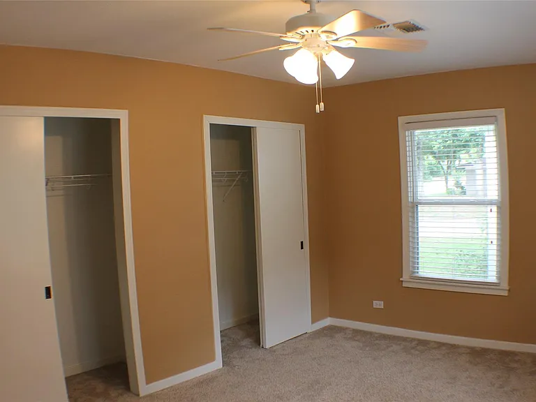 808 E Tom Green St — Photo 8