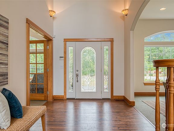 5th image of 13525 180th Avenue NW